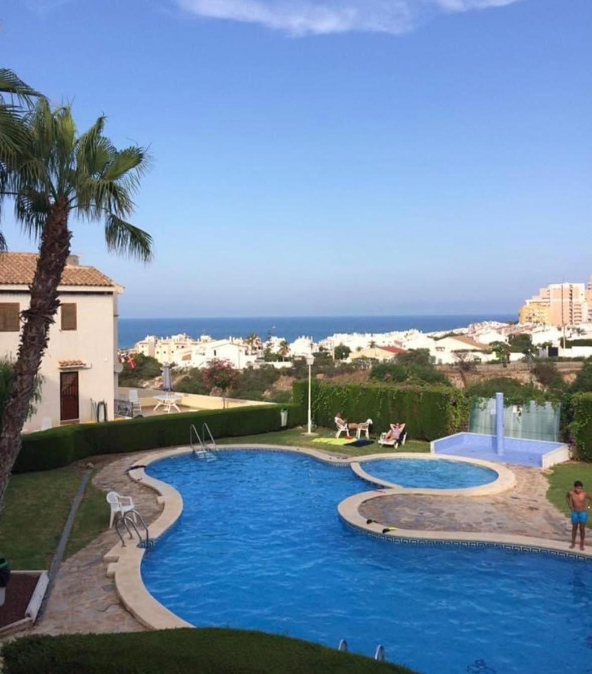 Rising Sun Bungalow Torrevieja Esterno foto