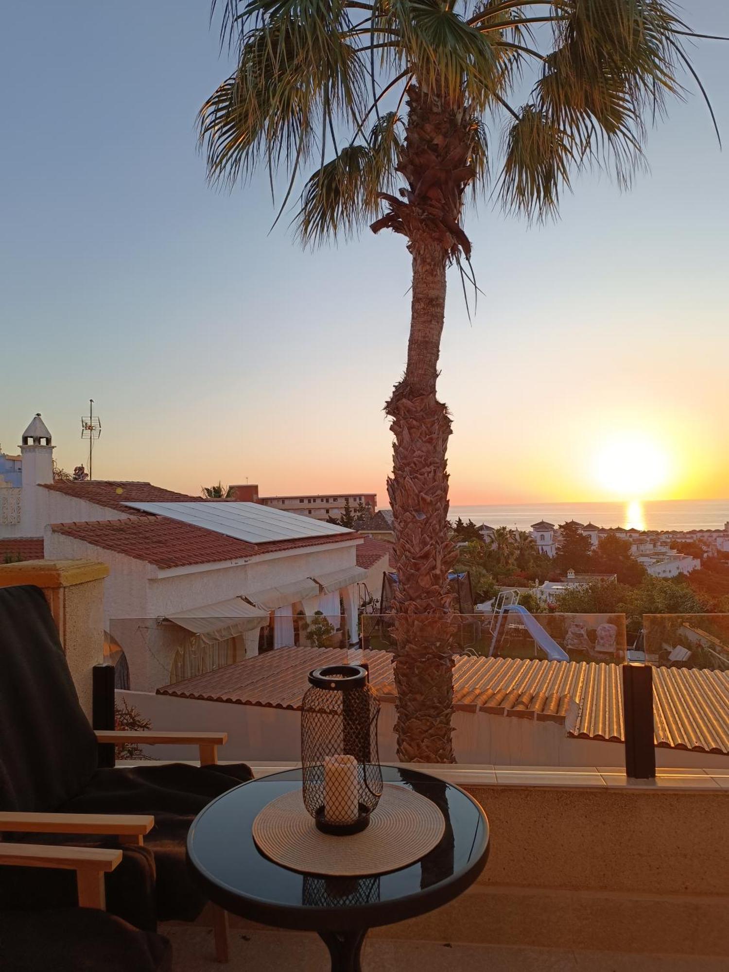Rising Sun Bungalow Torrevieja Esterno foto